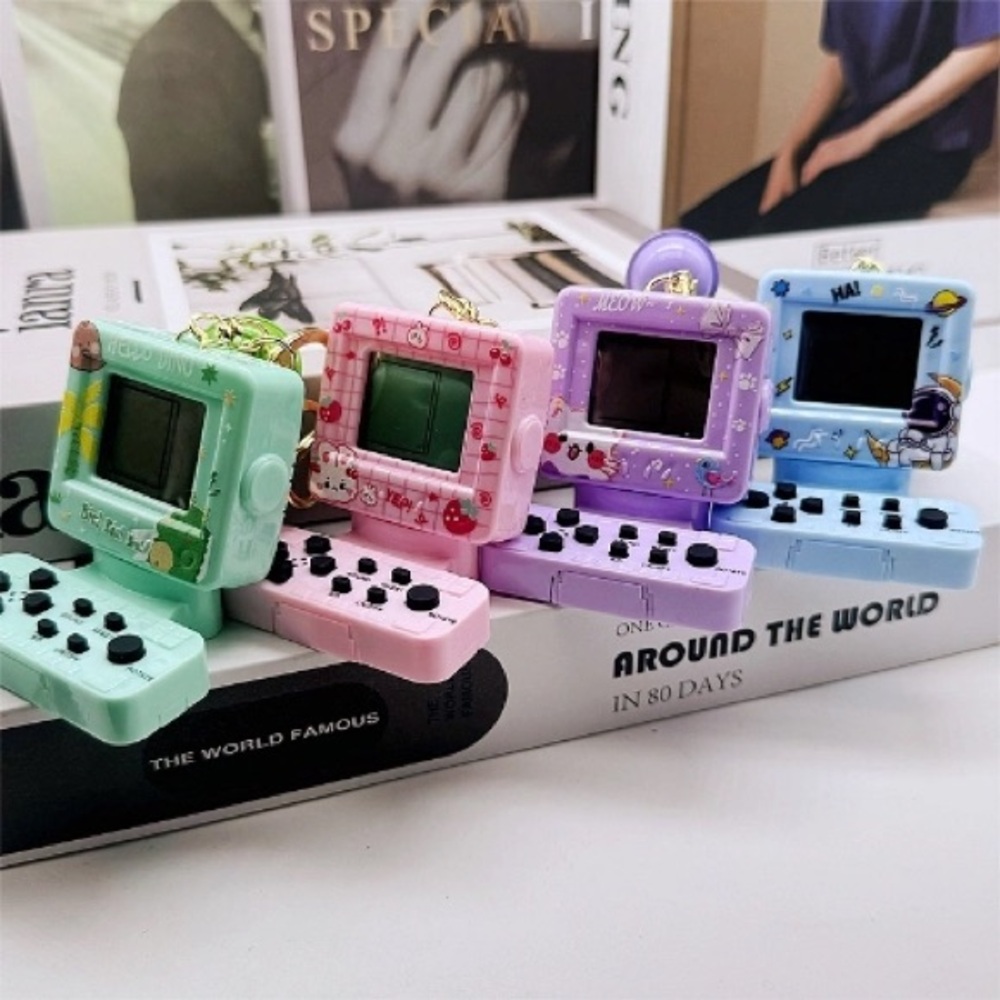 1 pc Mini Retro Game Keychain - Picture 10 of 10